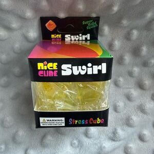 VIRAL SQUISHY Nice Cube Swirl Stress Cube - Yellow - BRAND NEW